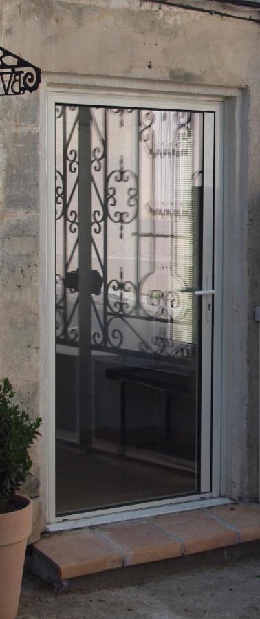 Appartement Le 26 à Nîmes Extérieur photo